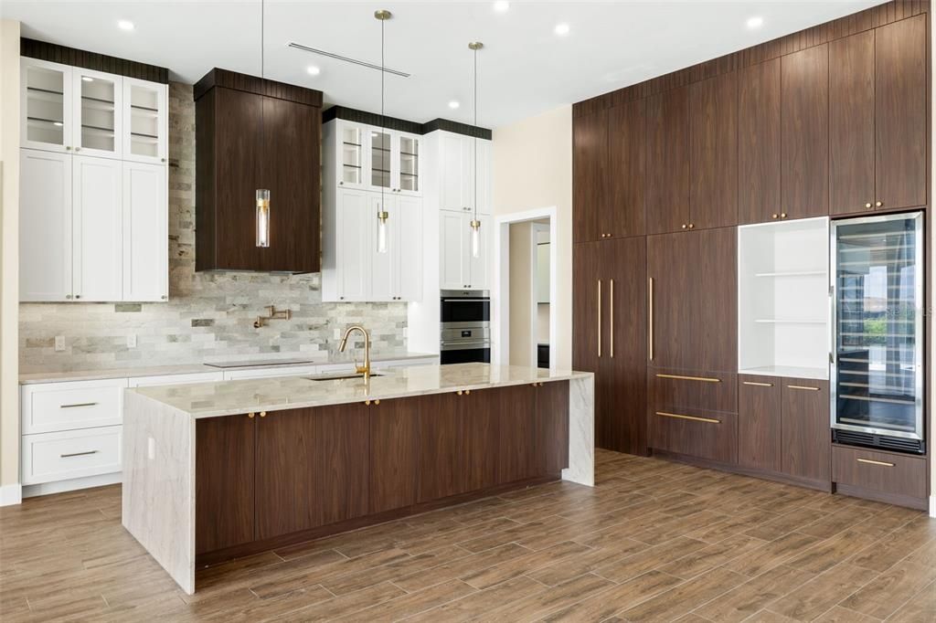 For Sale: $1,599,900 (3 beds, 3 baths, 2869 Square Feet)