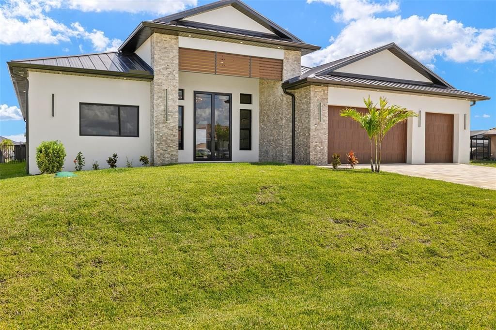 For Sale: $1,599,900 (3 beds, 3 baths, 2869 Square Feet)