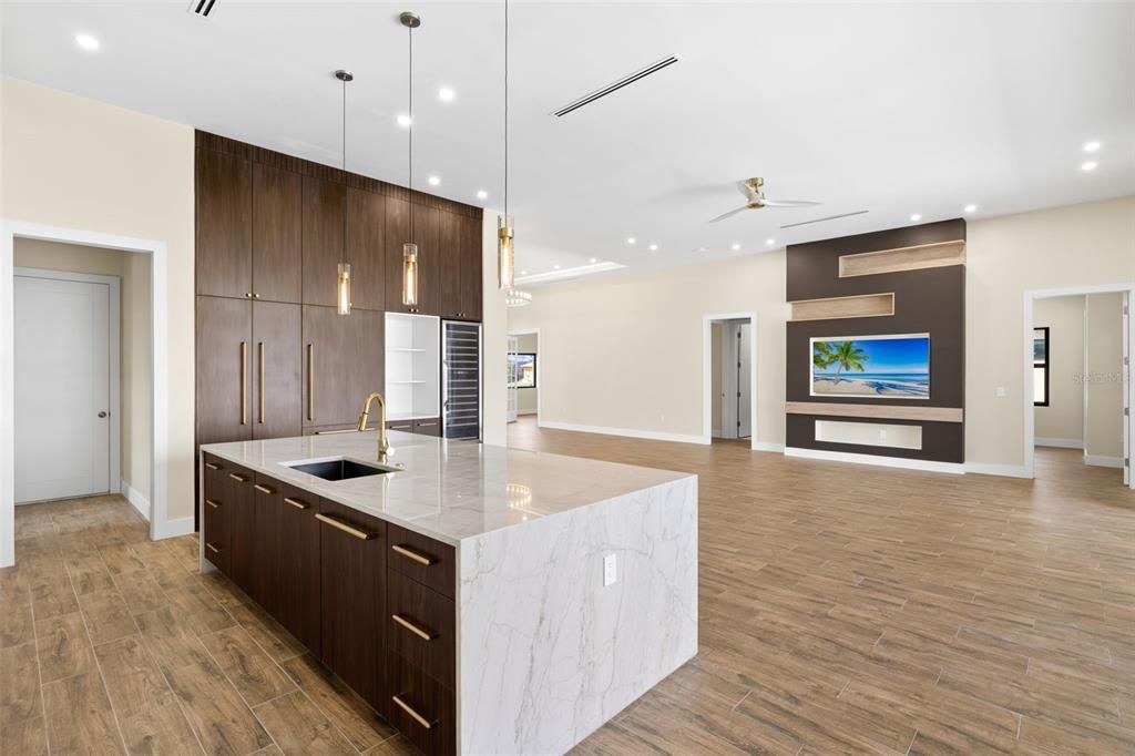 For Sale: $1,599,900 (3 beds, 3 baths, 2869 Square Feet)