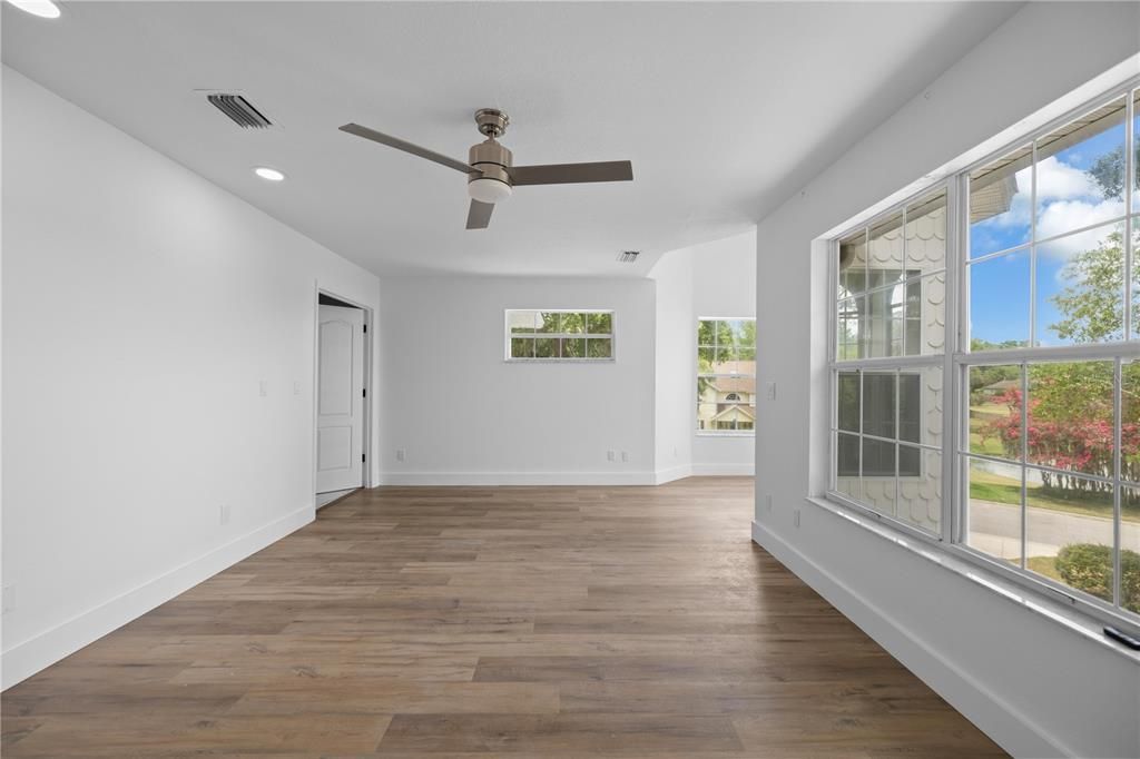 Active With Contract: $709,900 (5 beds, 4 baths, 3489 Square Feet)