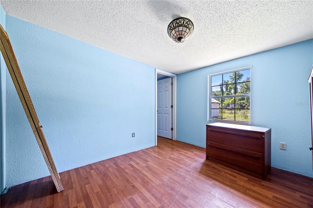 Activo con contrato: $220,000 (4 camas, 2 baños, 1500 Pies cuadrados)