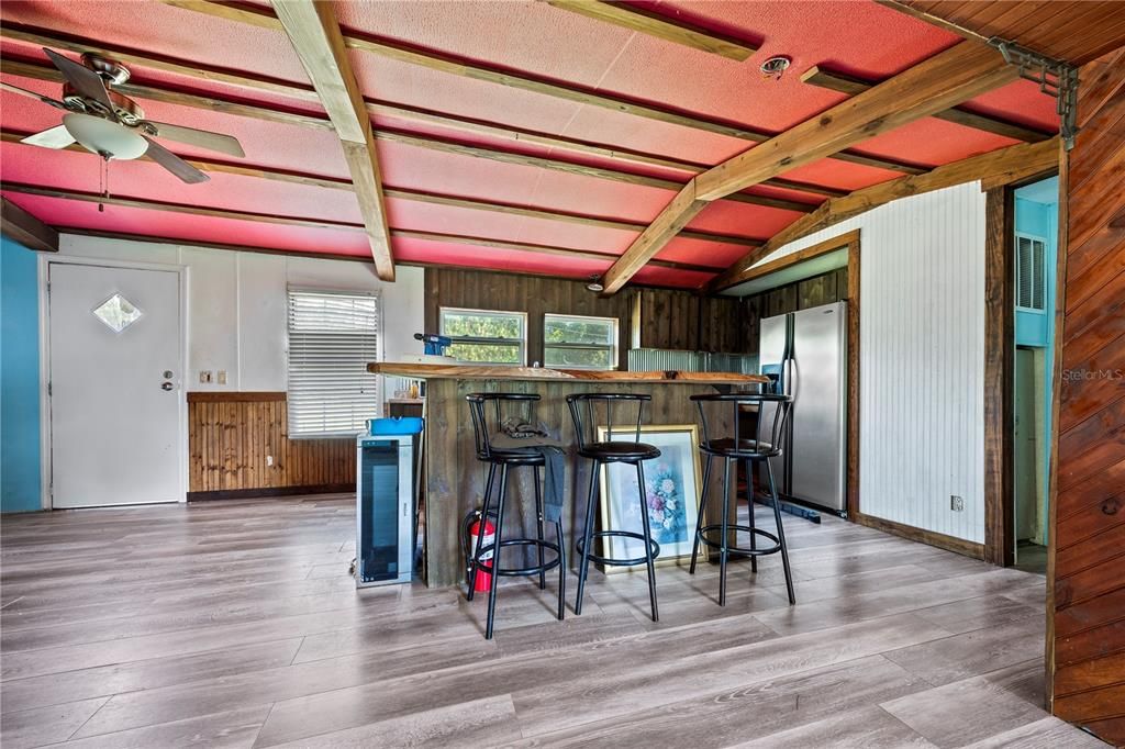 Activo con contrato: $220,000 (4 camas, 2 baños, 1500 Pies cuadrados)