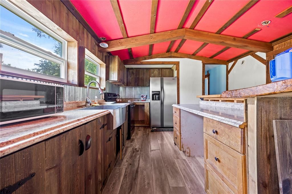 Activo con contrato: $220,000 (4 camas, 2 baños, 1500 Pies cuadrados)