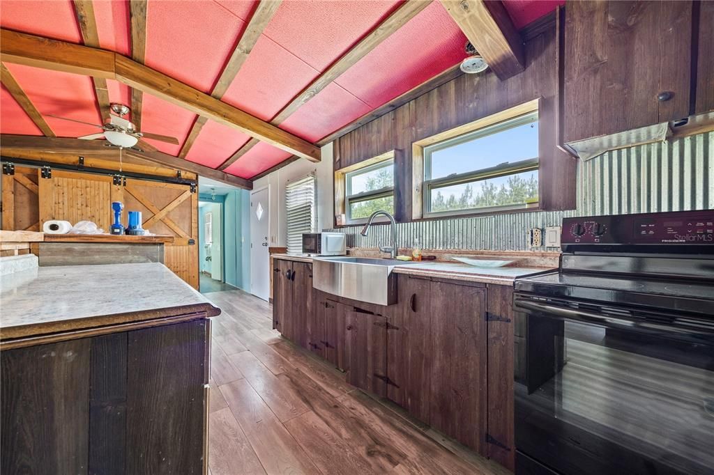 Activo con contrato: $220,000 (4 camas, 2 baños, 1500 Pies cuadrados)