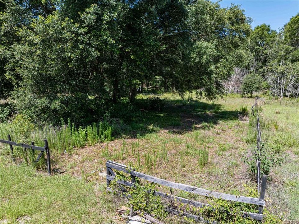 Activo con contrato: $220,000 (4 camas, 2 baños, 1500 Pies cuadrados)