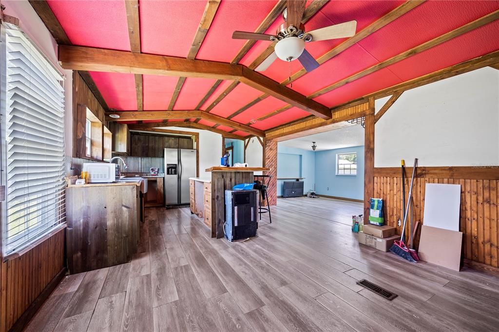 Activo con contrato: $220,000 (4 camas, 2 baños, 1500 Pies cuadrados)