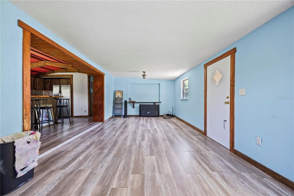 Activo con contrato: $220,000 (4 camas, 2 baños, 1500 Pies cuadrados)