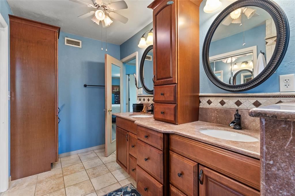 待售: $489,500 (4 贝兹, 3 浴室, 3075 平方英尺)