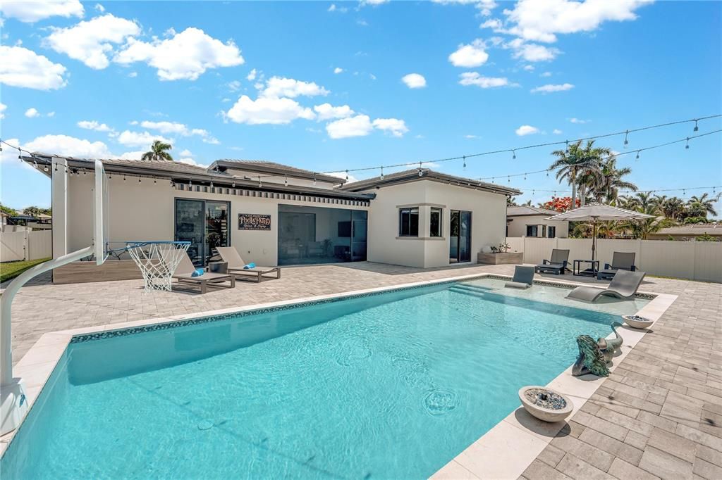 For Sale: $1,175,000 (3 beds, 4 baths, 2713 Square Feet)