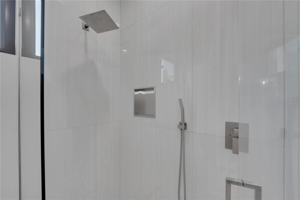 For Sale: $1,175,000 (3 beds, 4 baths, 2713 Square Feet)