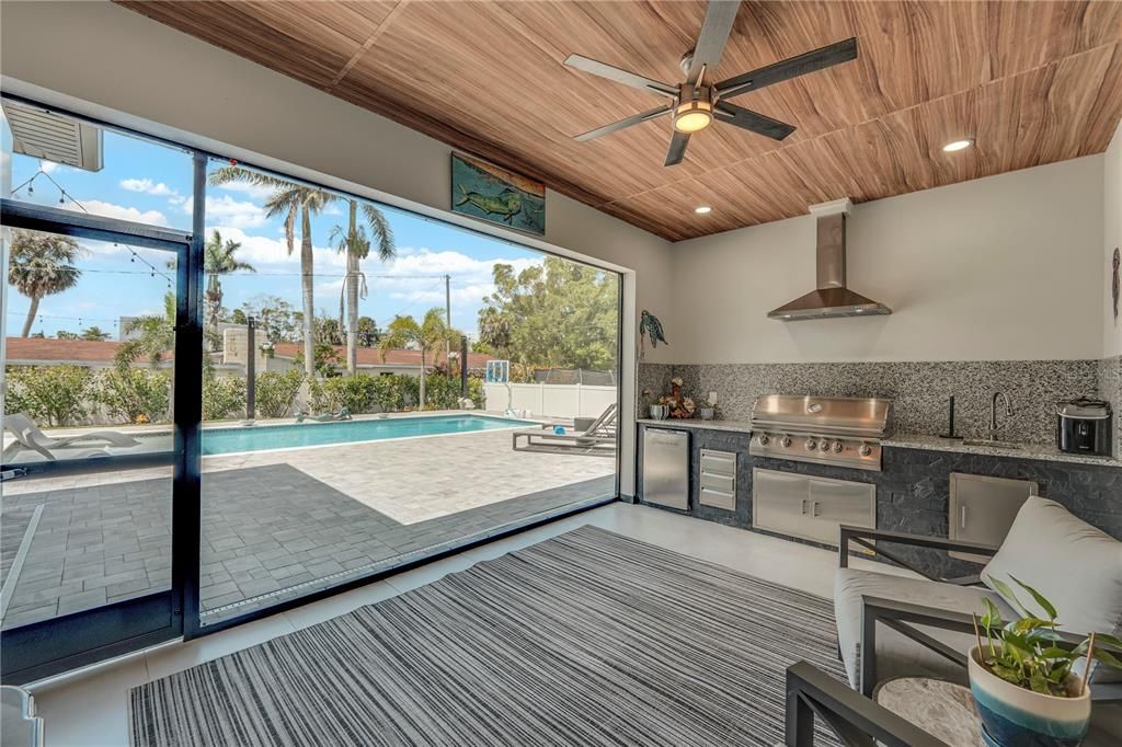 For Sale: $1,175,000 (3 beds, 4 baths, 2713 Square Feet)