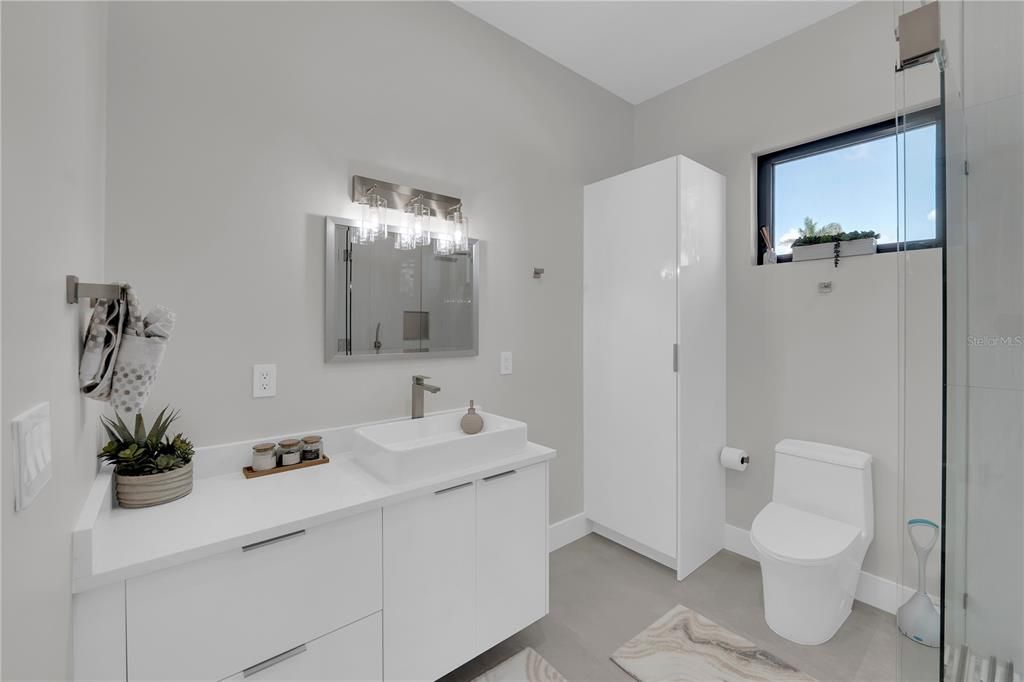 For Sale: $1,175,000 (3 beds, 4 baths, 2713 Square Feet)