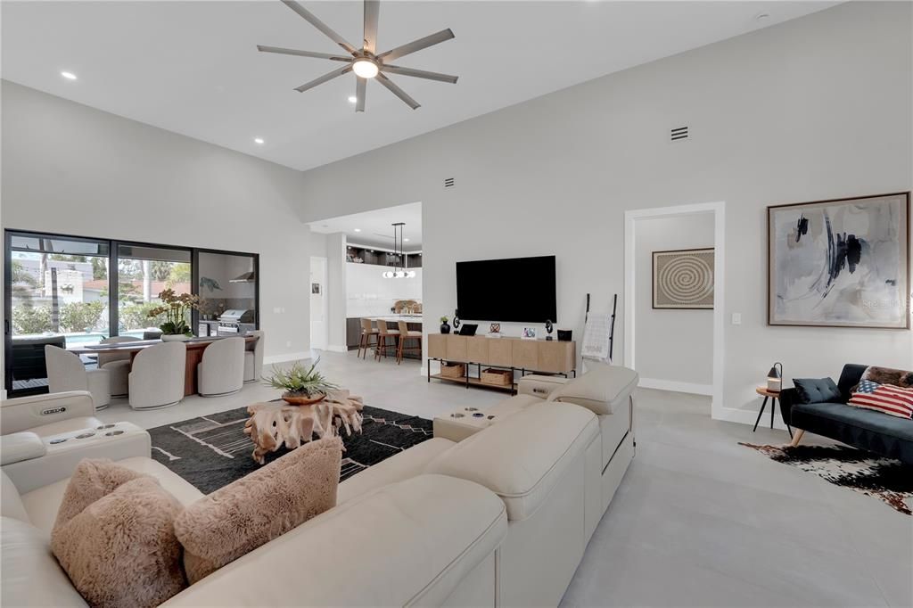 For Sale: $1,175,000 (3 beds, 4 baths, 2713 Square Feet)