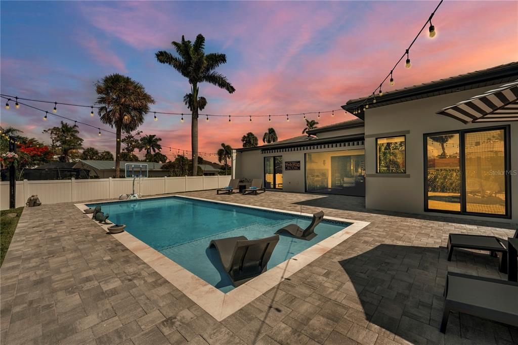 For Sale: $1,175,000 (3 beds, 4 baths, 2713 Square Feet)