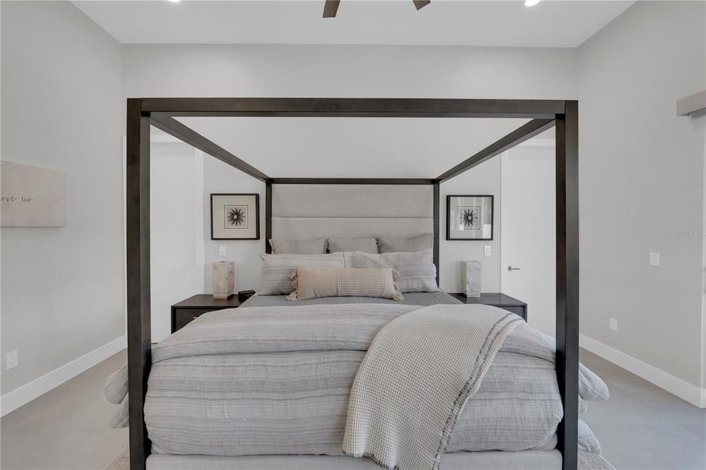 For Sale: $1,175,000 (3 beds, 4 baths, 2713 Square Feet)