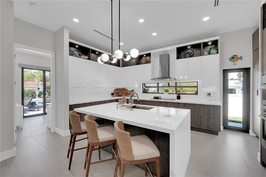 For Sale: $1,175,000 (3 beds, 4 baths, 2713 Square Feet)