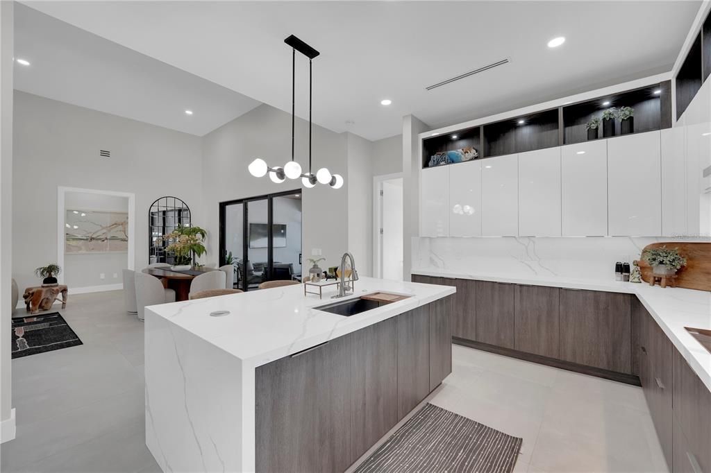 For Sale: $1,175,000 (3 beds, 4 baths, 2713 Square Feet)