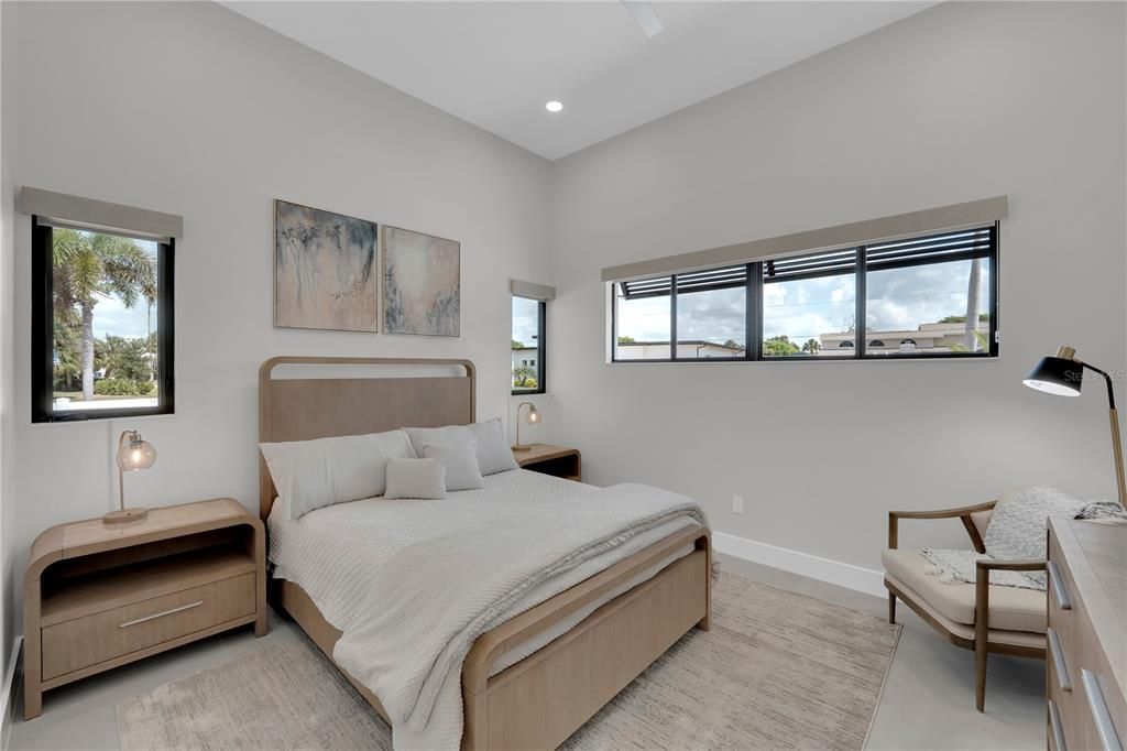 For Sale: $1,175,000 (3 beds, 4 baths, 2713 Square Feet)