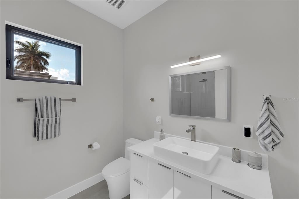 For Sale: $1,175,000 (3 beds, 4 baths, 2713 Square Feet)