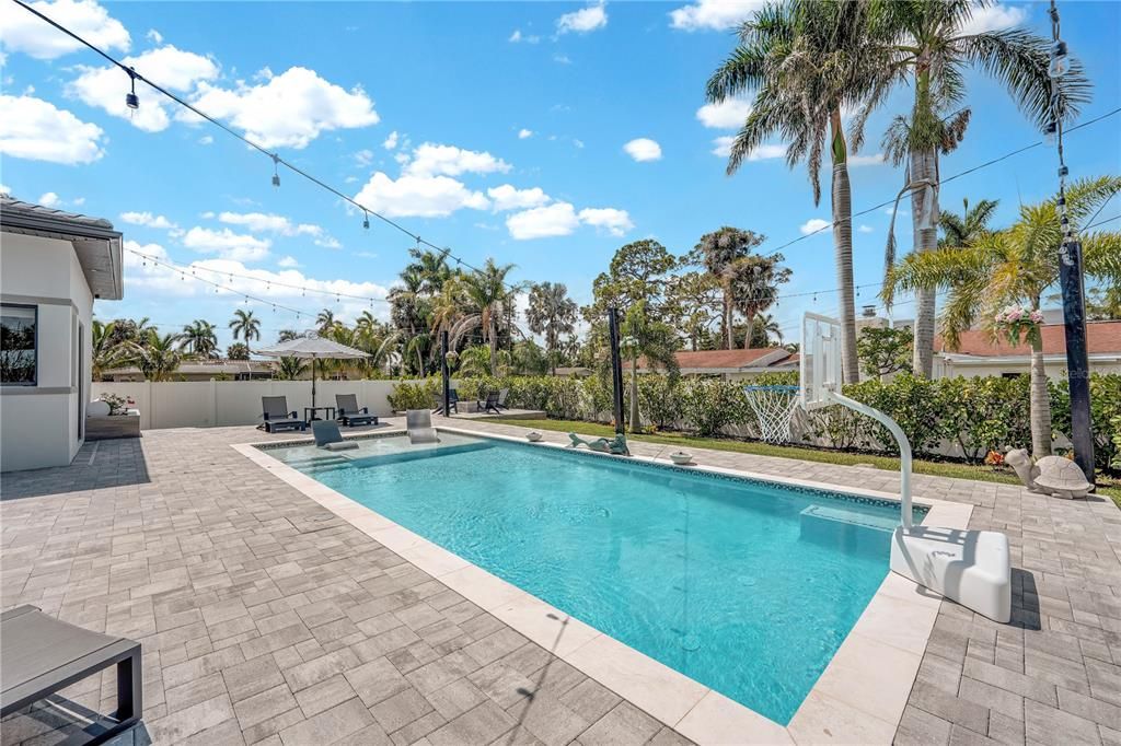 For Sale: $1,175,000 (3 beds, 4 baths, 2713 Square Feet)