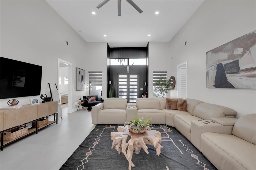 For Sale: $1,175,000 (3 beds, 4 baths, 2713 Square Feet)