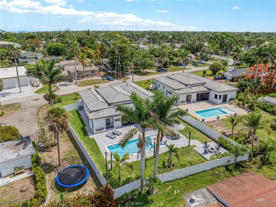 For Sale: $1,175,000 (3 beds, 4 baths, 2713 Square Feet)