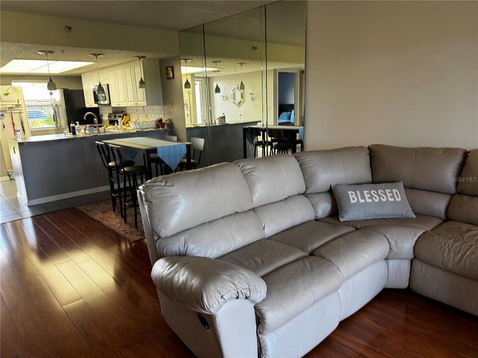 En Renta: $1,850 (2 camas, 2 baños, 978 Pies cuadrados)