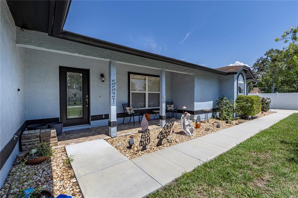 合同活跃: $440,000 (4 贝兹, 3 浴室, 2939 平方英尺)