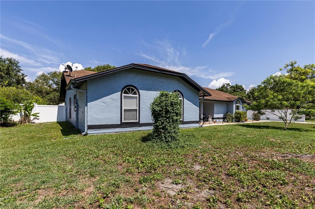 合同活跃: $440,000 (4 贝兹, 3 浴室, 2939 平方英尺)