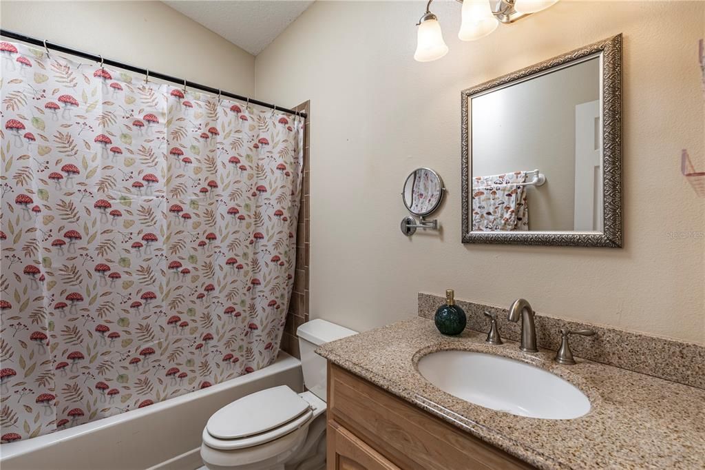 合同活跃: $440,000 (4 贝兹, 3 浴室, 2939 平方英尺)