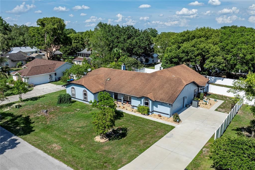 合同活跃: $440,000 (4 贝兹, 3 浴室, 2939 平方英尺)