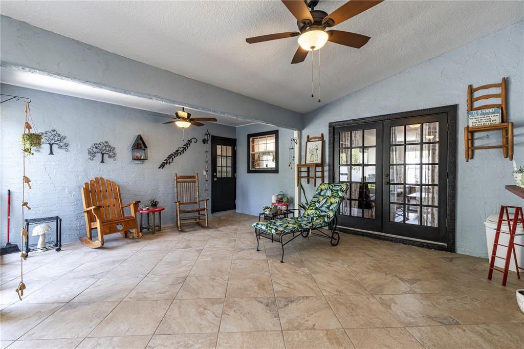 合同活跃: $440,000 (4 贝兹, 3 浴室, 2939 平方英尺)