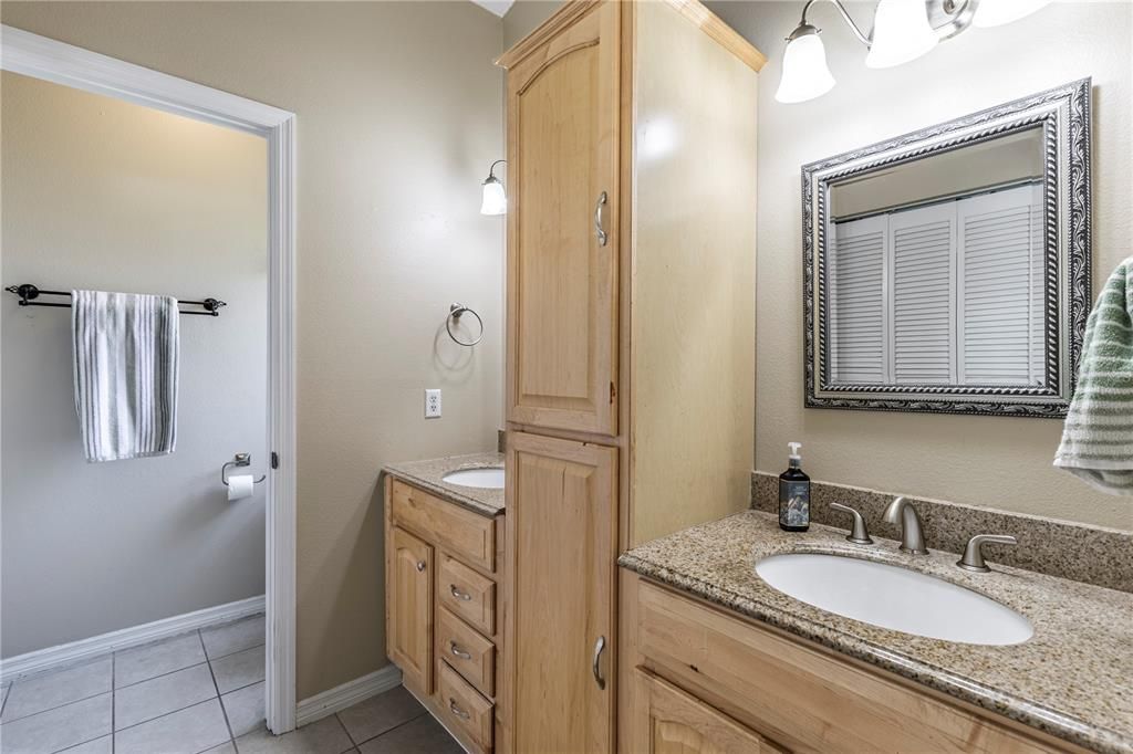 合同活跃: $440,000 (4 贝兹, 3 浴室, 2939 平方英尺)