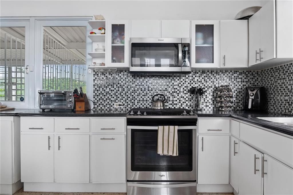 На продажу: $595,000 (5 спален, 3 ванн, 4530 Квадратных фут)