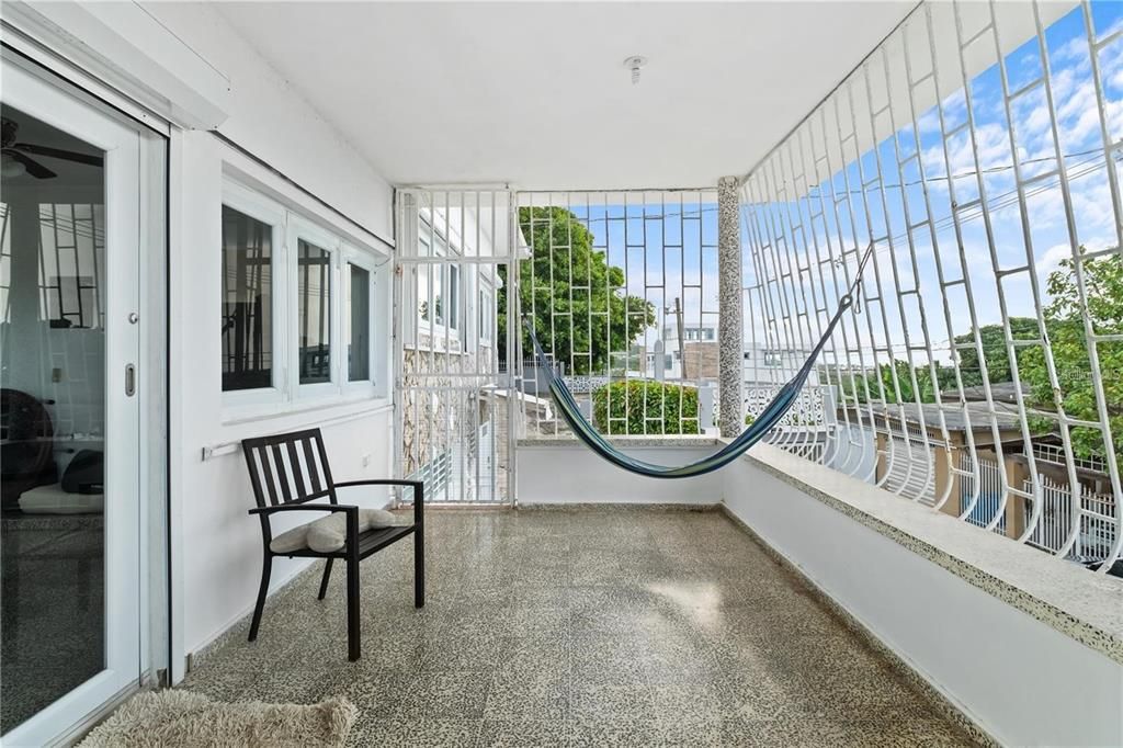 На продажу: $595,000 (5 спален, 3 ванн, 4530 Квадратных фут)