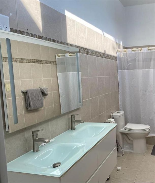 На продажу: $595,000 (5 спален, 3 ванн, 4530 Квадратных фут)