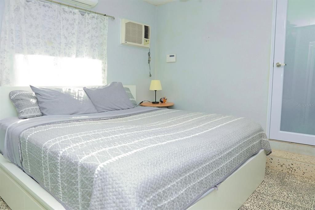 На продажу: $595,000 (5 спален, 3 ванн, 4530 Квадратных фут)