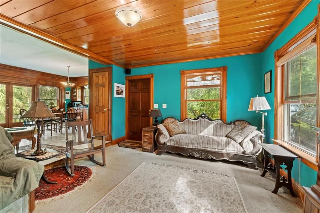 En Venta: $320,000 (3 camas, 2 baños, 2064 Pies cuadrados)