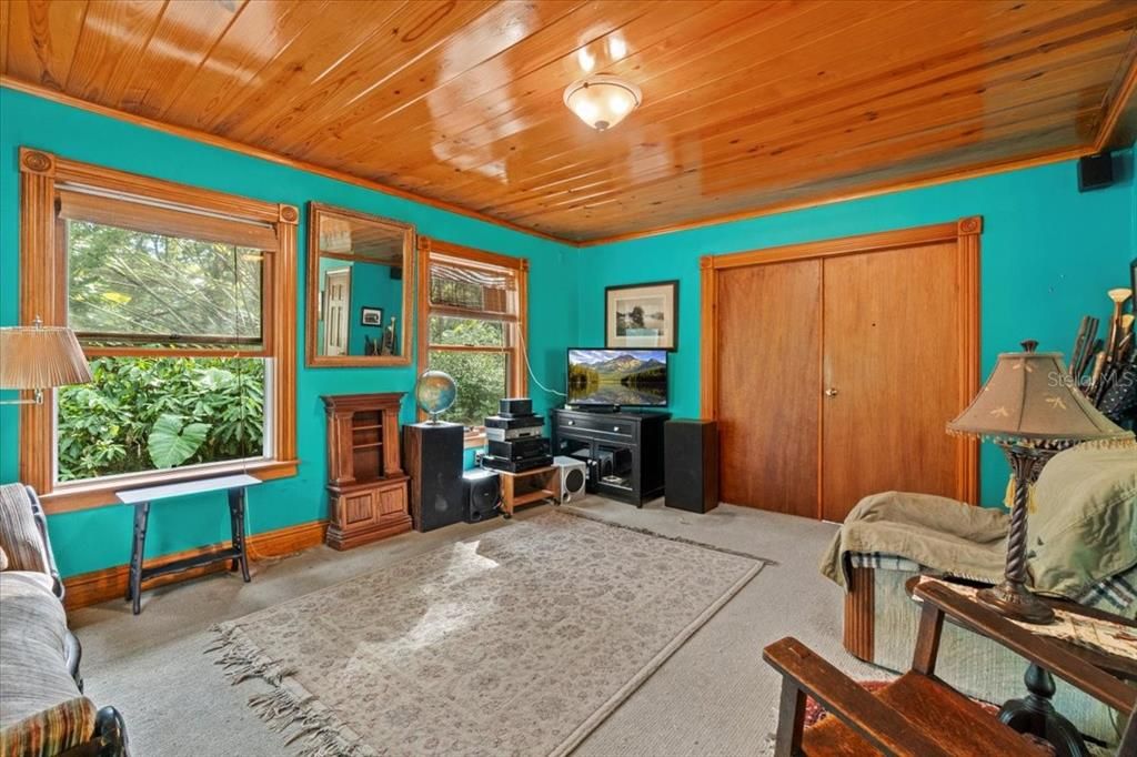 En Venta: $320,000 (3 camas, 2 baños, 2064 Pies cuadrados)