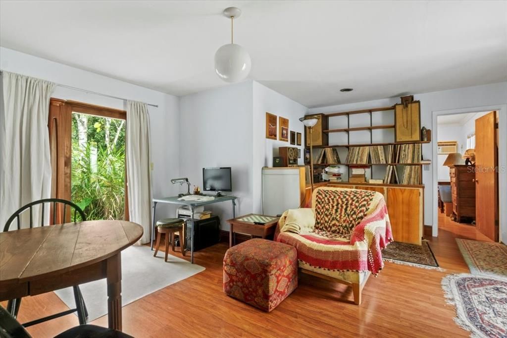 En Venta: $320,000 (3 camas, 2 baños, 2064 Pies cuadrados)