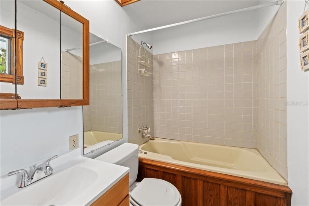 En Venta: $320,000 (3 camas, 2 baños, 2064 Pies cuadrados)