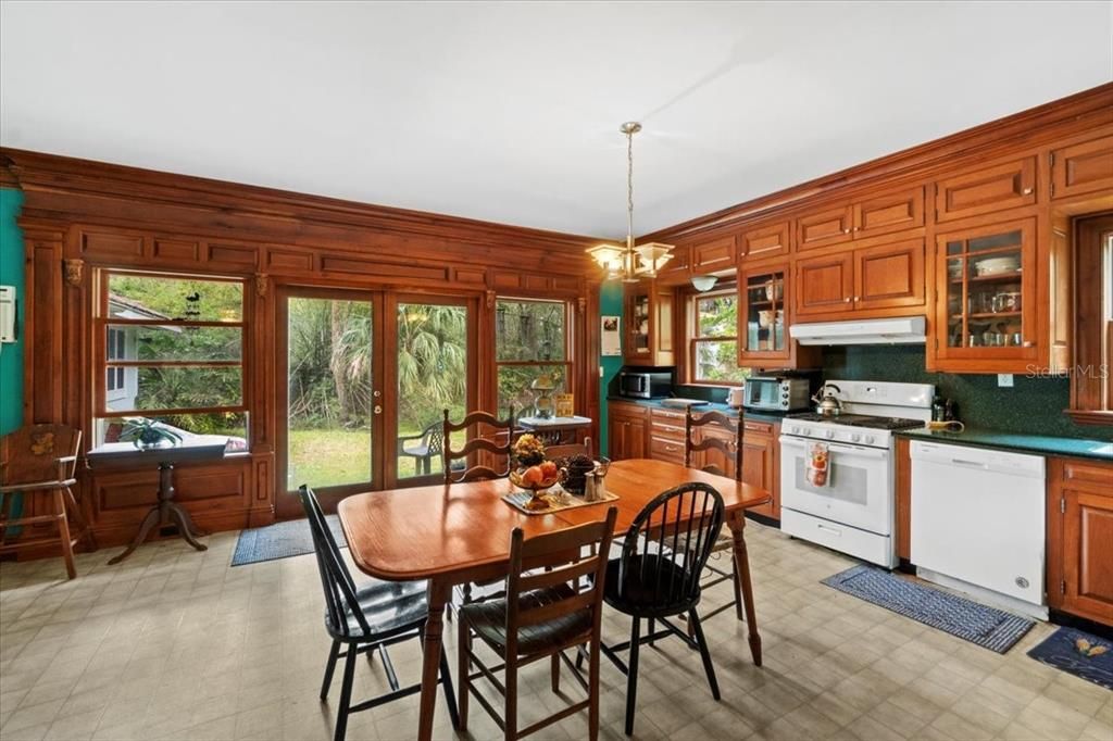 En Venta: $320,000 (3 camas, 2 baños, 2064 Pies cuadrados)