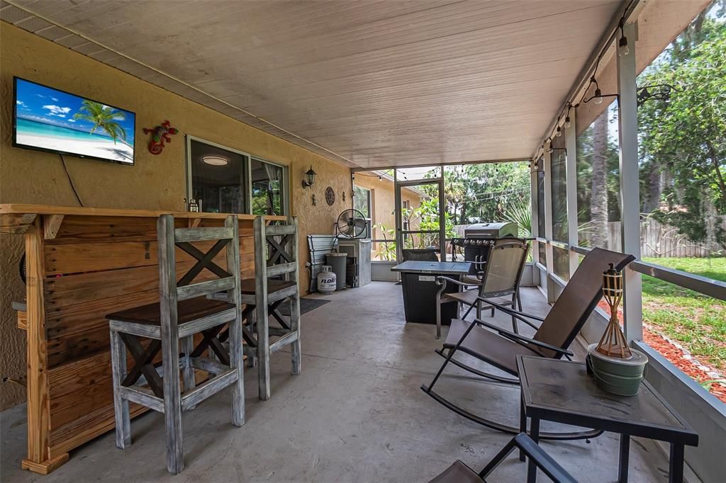 For Sale: $315,000 (3 beds, 2 baths, 1356 Square Feet)