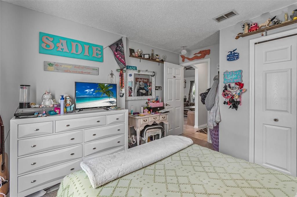 For Sale: $315,000 (3 beds, 2 baths, 1356 Square Feet)