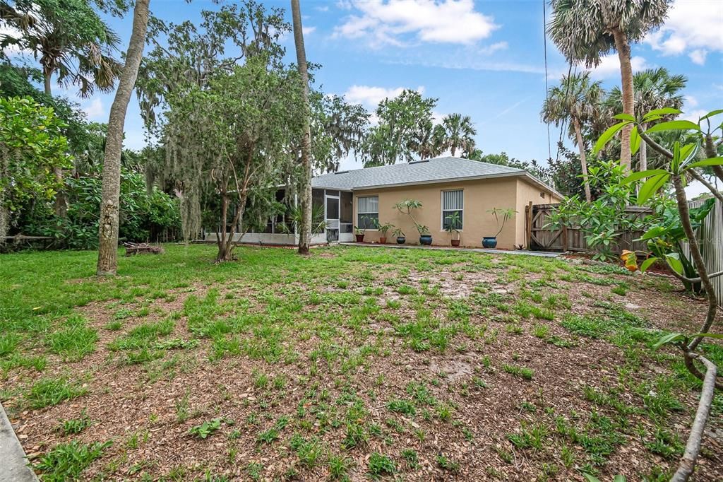 For Sale: $315,000 (3 beds, 2 baths, 1356 Square Feet)