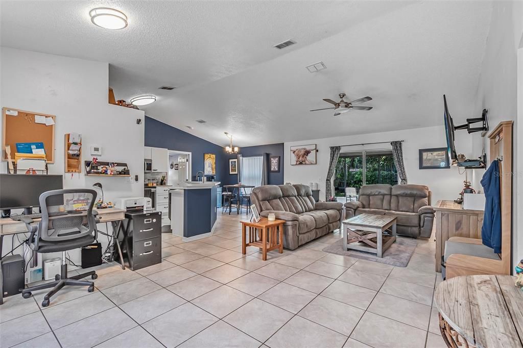 For Sale: $315,000 (3 beds, 2 baths, 1356 Square Feet)