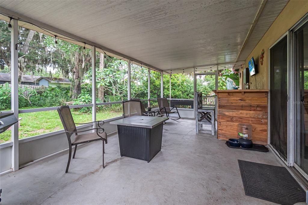 For Sale: $315,000 (3 beds, 2 baths, 1356 Square Feet)