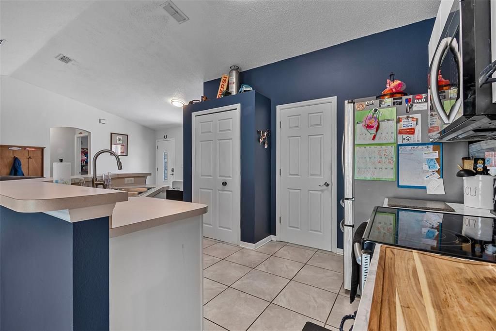 For Sale: $315,000 (3 beds, 2 baths, 1356 Square Feet)