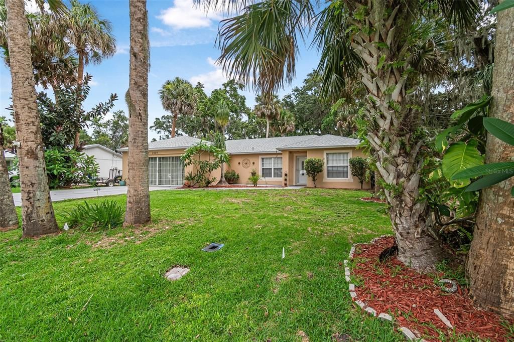 For Sale: $315,000 (3 beds, 2 baths, 1356 Square Feet)