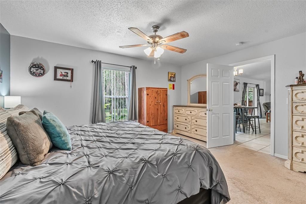 For Sale: $315,000 (3 beds, 2 baths, 1356 Square Feet)